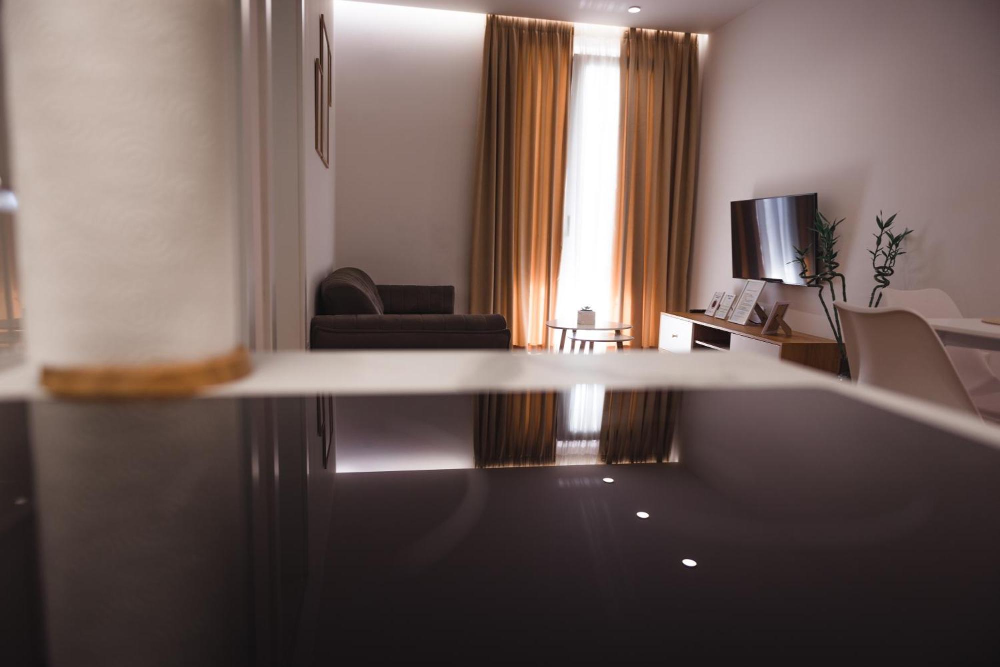Tam Skanderbeg Square Serviced City Center Apartment No1 地拉那 外观 照片