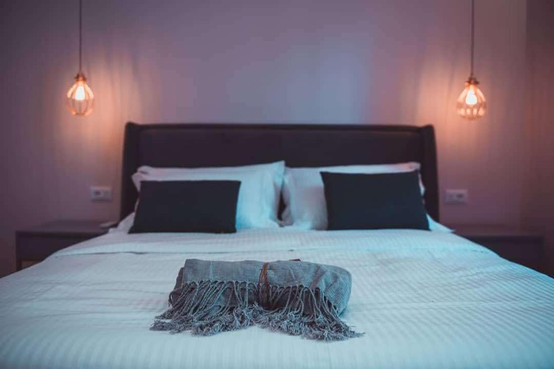 Tam Skanderbeg Square Serviced City Center Apartment No1 地拉那 外观 照片